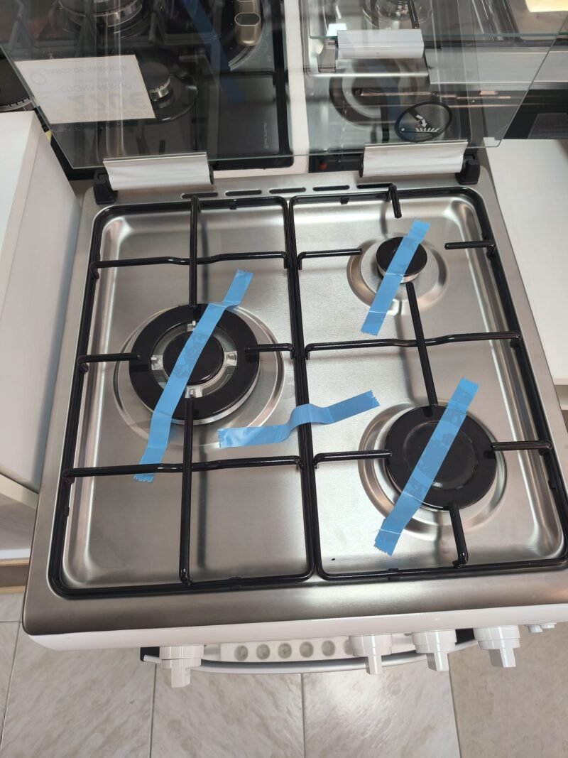 Cocina con horno a gas Johnson. 3 quemadores. - Imagen 5