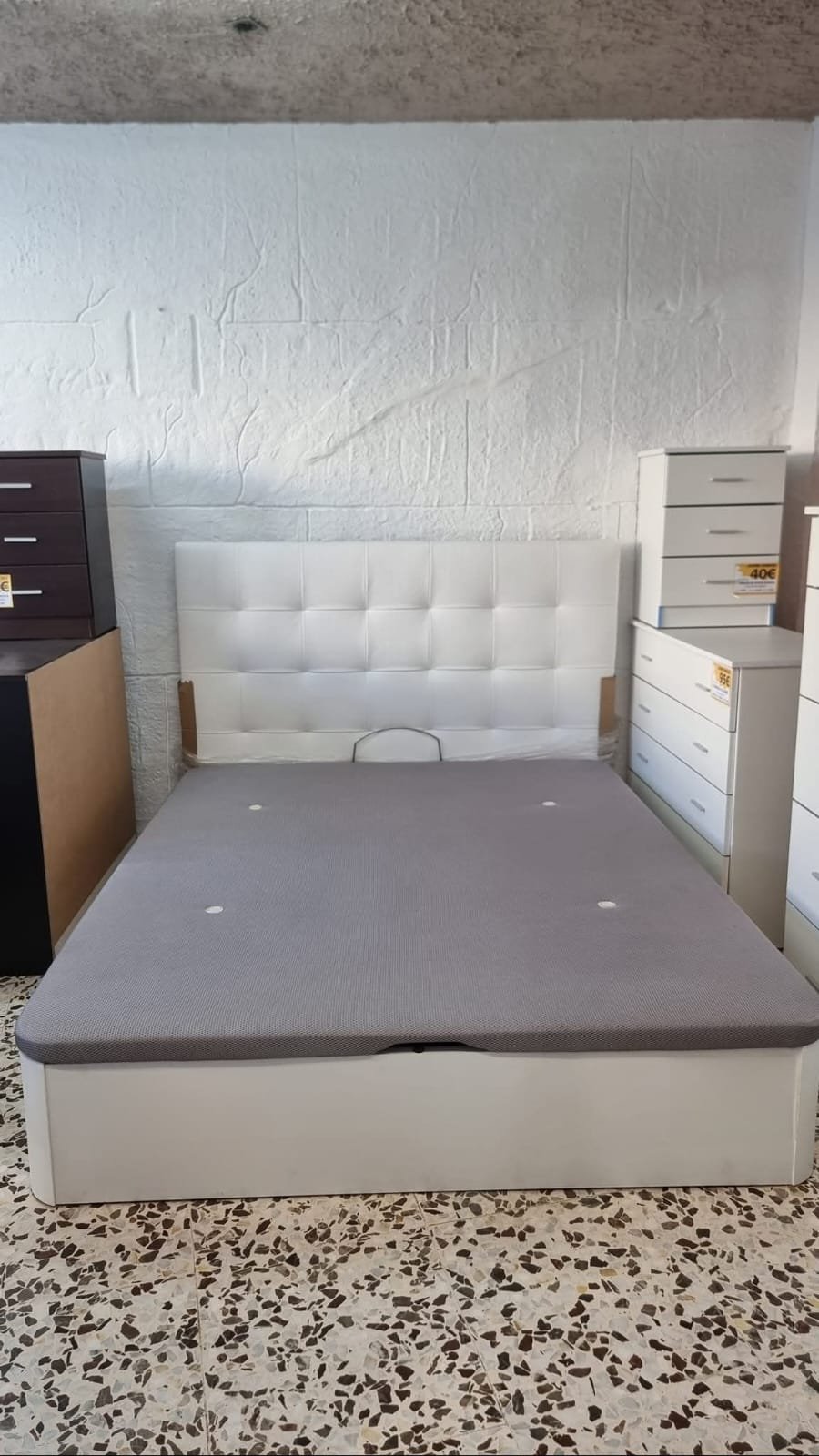 Dormitorio con armario. Blanco M1