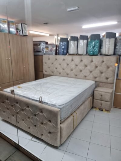 Canapé tapizado Capitoné