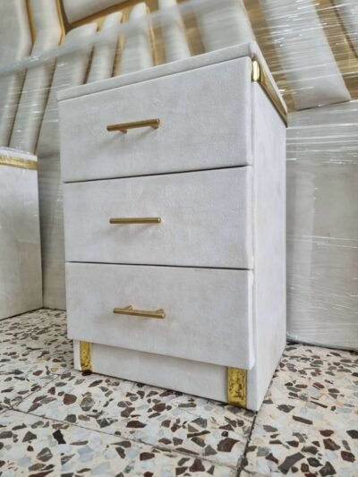 Mesita de Noche B1 Tapizada. Marfil-Dorado