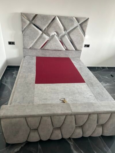 Canapé tapizado Conde Gris Perla Plata